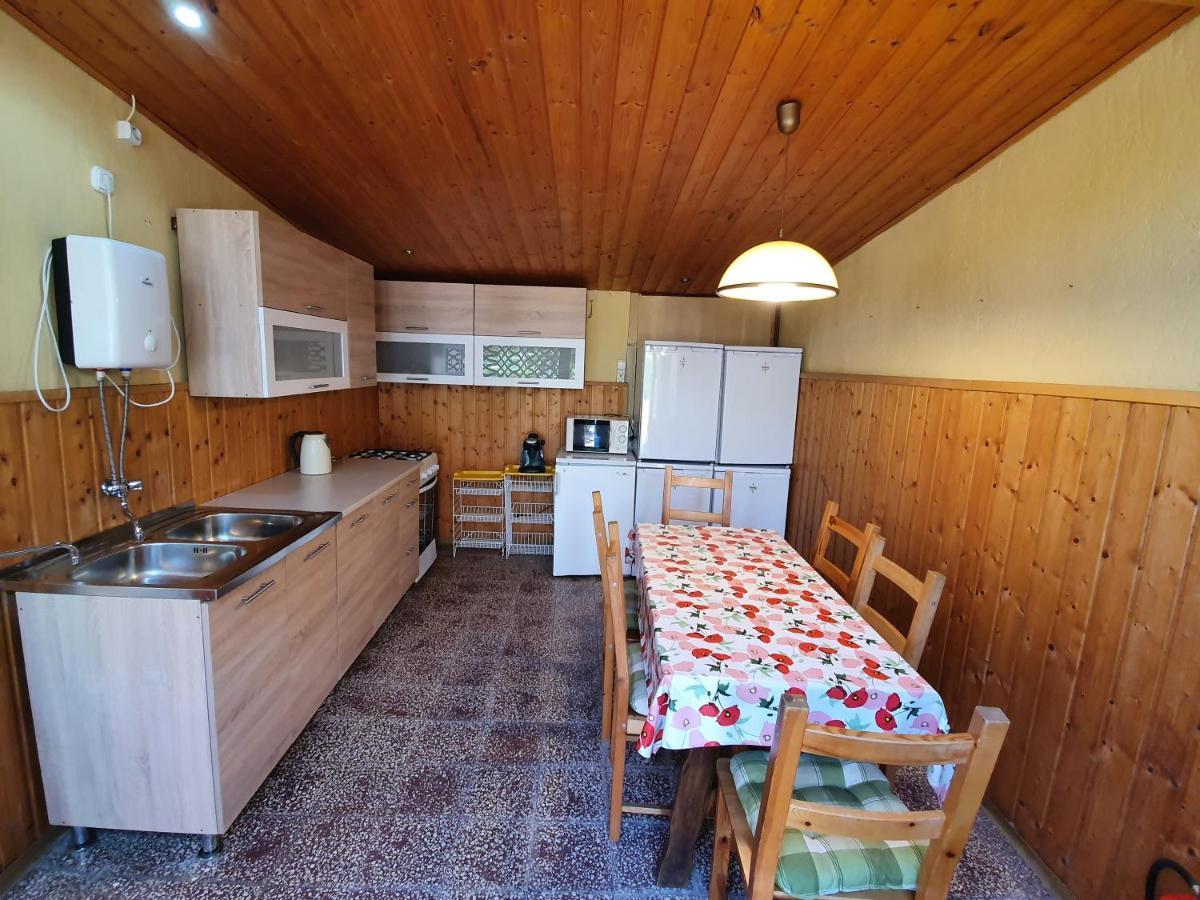 Muskatlis Haz Lägenhet Balatonlelle Exteriör bild