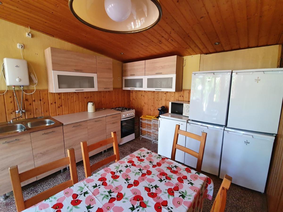Muskatlis Haz Lägenhet Balatonlelle Exteriör bild